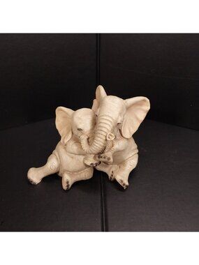 Vtg 1993 Castagna 2 Loving Elephants Resin Figurine Trunks Up Made in Italy